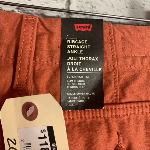 Levi’s Women’s Ribcage Straight Ankle Jean Burnt Orange Size W26 L27 Casual - Picture 2 of 6